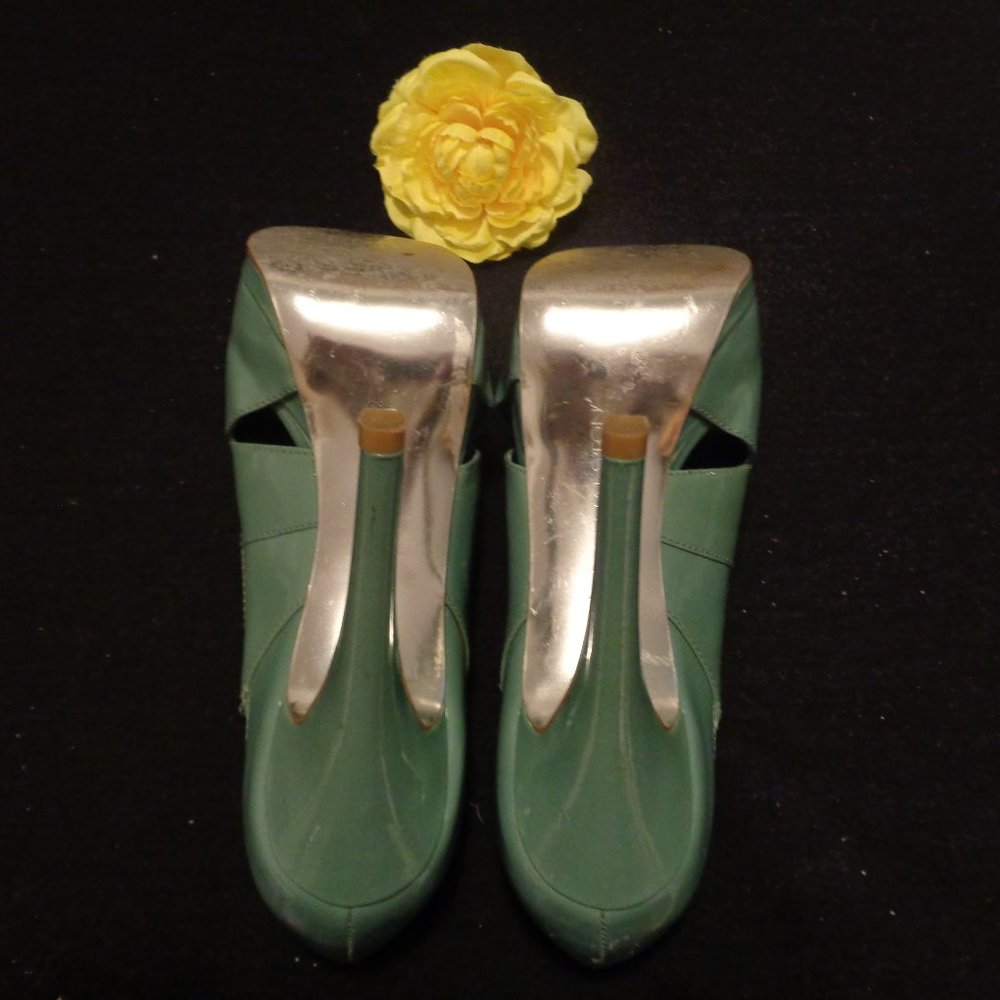 CLUBWEAR H BY HALSTON MOSS GREEN PATENT HIGH HEELS 8 M - Picture 8 of 8